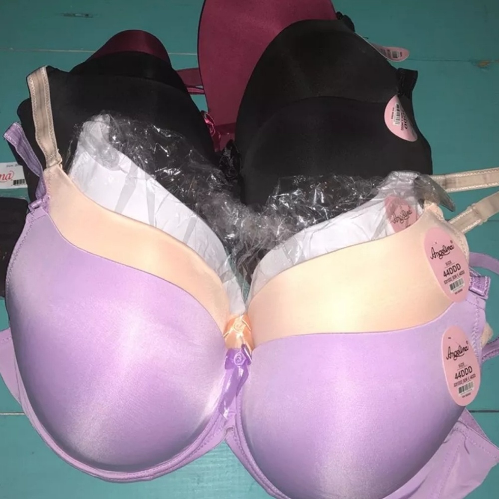 Brand new 6 pc set bras